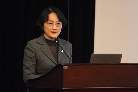 演員秦樾,演員秦樾，從舞臺(tái)到熒屏，變化中的自信與成就之光
