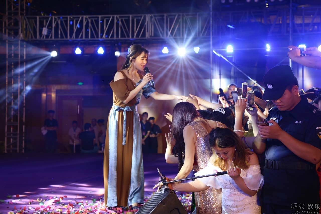 青娛樂最新極品盛宴，變化、學(xué)習(xí)與自信的力量激蕩青春之夜