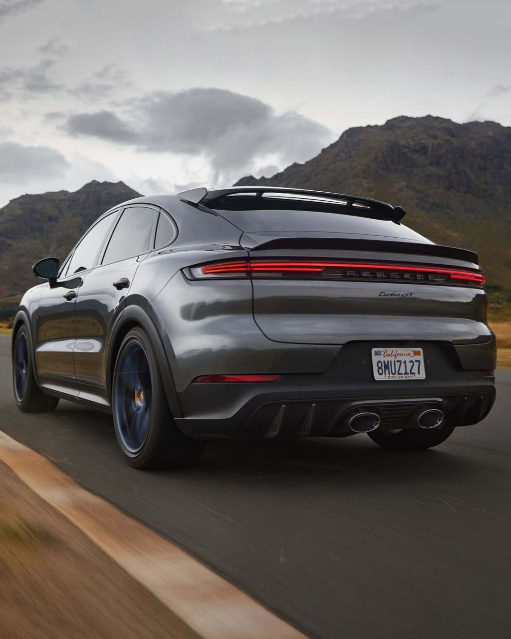 卡宴跑車最新選購(gòu)與駕駛體驗(yàn)全面指南